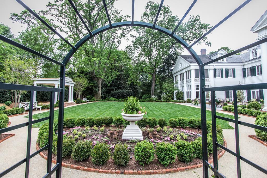 The Duke Mansion Bed & Breakfast Charlotte Exterior photo
